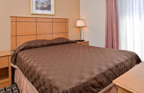 St. Cloud Hotel | Americas Best Value Inn & Suites St. Cloud