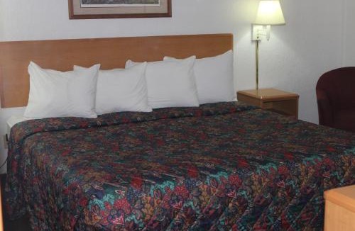 Grand Forks Hotel | Americas Best Value Inn Grand Forks
