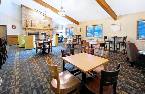 Ironwood Hotel | AmericInn by Wyndham Ironwood