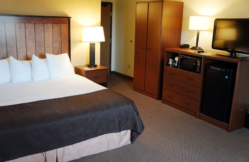 Two Harbors Hotel | AmericInn by Wyndham Two Harbors Near Lake Superior
