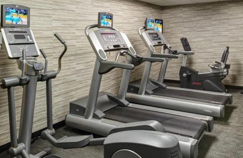Brookfield Hotel | AmericInn by Wyndham Brookfield