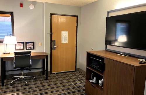 Dickinson Hotel | AmericInn by Wyndham Dickinson