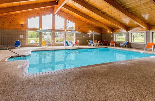 Proctor Hotel | AmericInn by Wyndham Duluth South Black Woods Event Center
