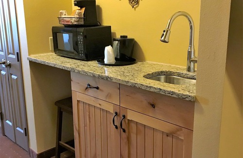 Fargo Hotel | AmericInn by Wyndham Fargo Medical Center