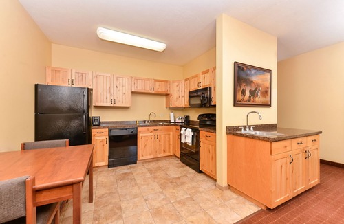Fargo Hotel | AmericInn by Wyndham Fargo Medical Center