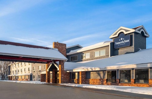 Grand Forks Hotel | AmericInn by Wyndham Grand Forks