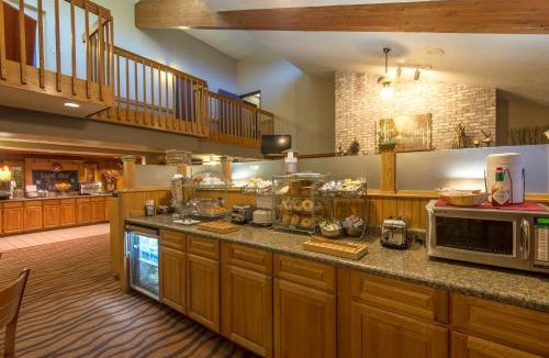 Minocqua Hotel | AmericInn by Wyndham Minocqua