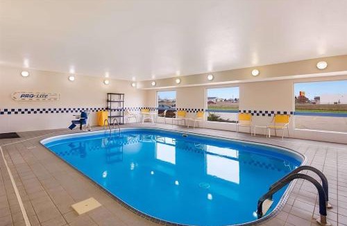 Minot Hotel | AmericInn by Wyndham Minot