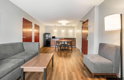 Mounds View Hotel | AmericInn by Wyndham Mounds View Minneapolis
