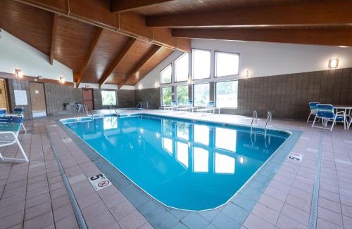 Sturgeon Bay Hotel | AmericInn by Wyndham Sturgeon Bay