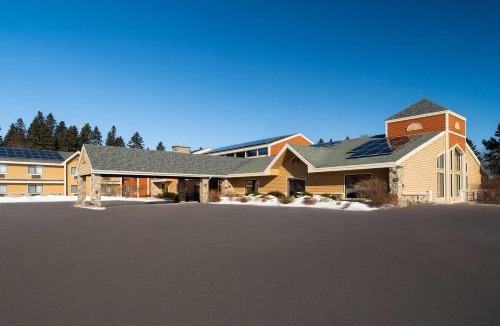 Tofte Hotel | AmericInn by Wyndham Tofte Near Lake Superior