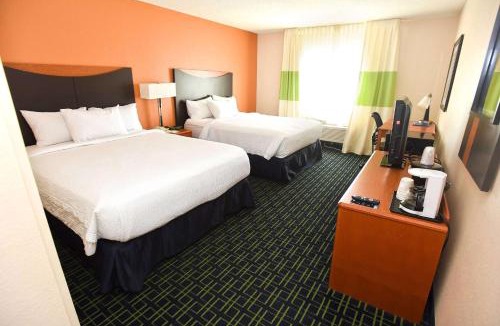 Southwest Topeka Hotel | AmericInn by Wyndham Topeka