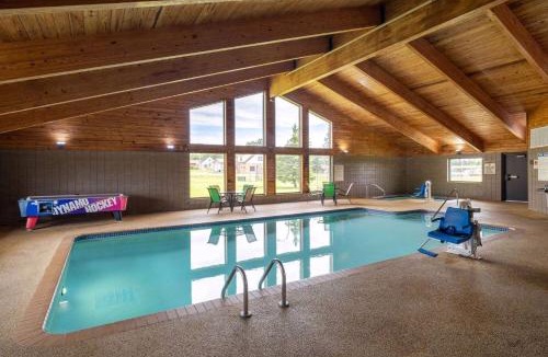 Two Harbors Hotel | AmericInn by Wyndham Two Harbors Near Lake Superior