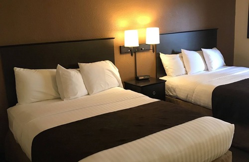 West Bend Hotel | AmericInn by Wyndham West Bend