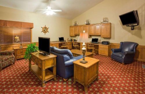 Wetmore Hotel | AmericInn by Wyndham Wetmore Munising