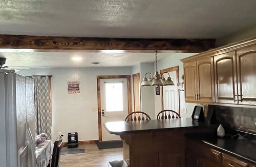 Topeka House | Amish Alley Guesthouse,no cleaning fee,near TLA