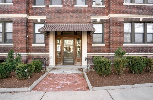 Brighton Apartment | Ample Allston 2BR w/W/D in basement