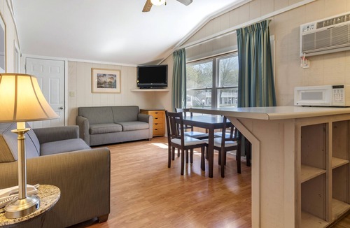 Ogunquit - Wells Hotel | Anchor Inn and Cottages Wells-Ogunquit
