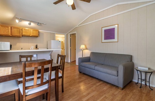 Ogunquit - Wells Hotel | Anchor Inn and Cottages Wells-Ogunquit