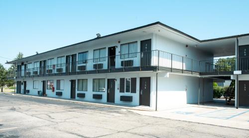 Anderson Hotel | Anderson Inn, Anderson, Indiana