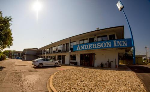 Anderson Hotel | Anderson Inn, Anderson, Indiana