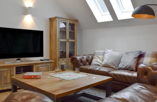 Kenmore House | Anemone