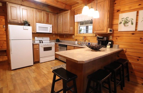Creola Cabin | Anson's Ridge: Log home in the woods w/hot tub, near Hocking Hills- Sleeps 12