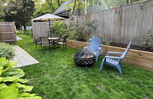 Orleans Cottage | Antique Cottage with King Bed, Kitchen, Bath, Private Yard & Path to Arey's Pond