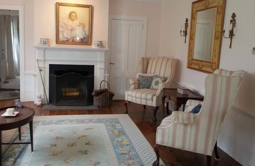 Osterville Cottage | Antique elegance in Osterville