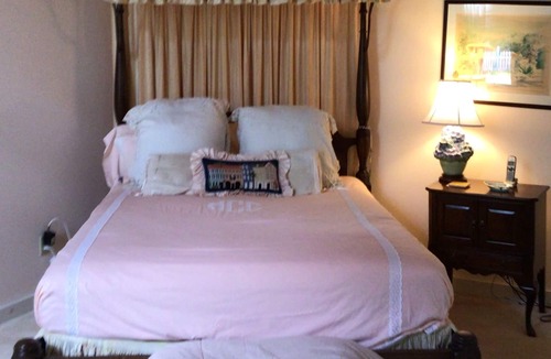 Osterville Cottage | Antique elegance in Osterville