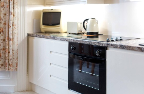 Cullercoats Apartment | Apartment 1 of 6 sea view, ground floor for 2