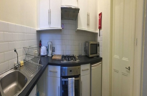 Tollcross Apartment | Apartment at Menzies Apartment