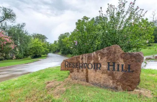Tulsa House | Apartment at the Peacock Plantation