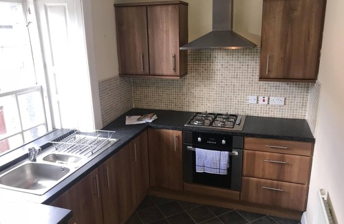 Cumbernauld Apartment | Apartment-Private Bathroom