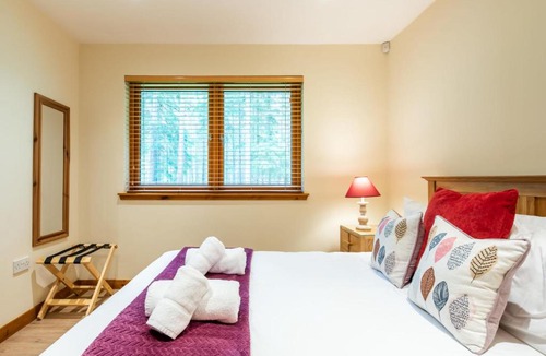 Logie Coldstone Apartment | Apartment Red Squirrel Lodge by Interhome