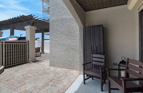 Seagrove Beach Apartment | Apartment ∙ 1 bedroom ∙ 4 guests