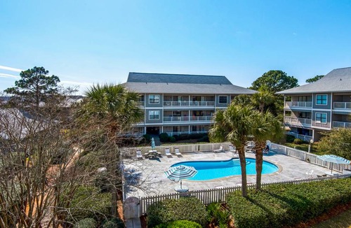 Seagrove Beach Apartment | Apartment ∙ 3 bedrooms ∙ 6 guests