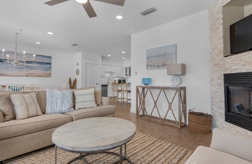 Seagrove Beach Apartment | Apartment ∙ 3 bedrooms ∙ 8 guests