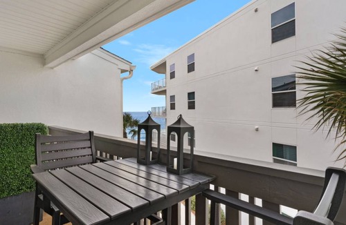 Seagrove Beach Apartment | Apartment ∙ 1 bedroom ∙ 4 guests