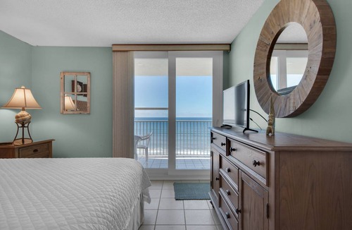 Seagrove Beach Apartment | Apartment ∙ 2 bedrooms ∙ 6 guests