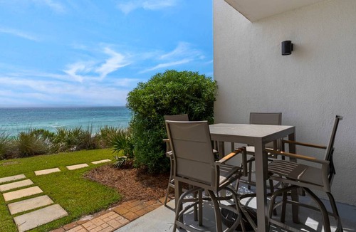 Seagrove Beach Apartment | Apartment ∙ 1 bedroom ∙ 4 guests