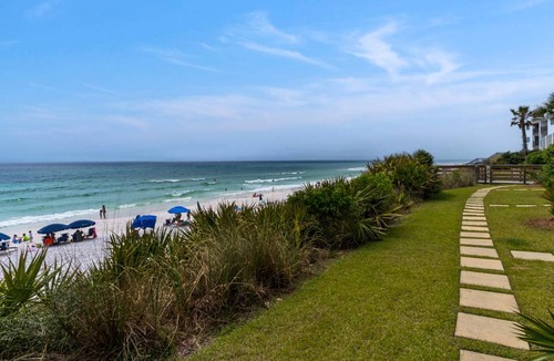 Seagrove Beach Apartment | Apartment ∙ 1 bedroom ∙ 4 guests