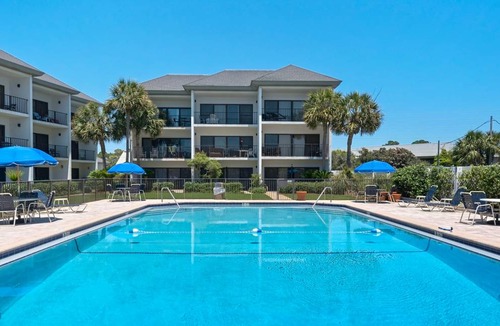 Seagrove Beach Apartment | Apartment ∙ 1 bedroom ∙ 4 guests