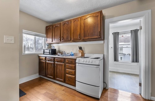 Fort Wayne Apartment | Apartment with Private Fenced Yard | Pets Welcome