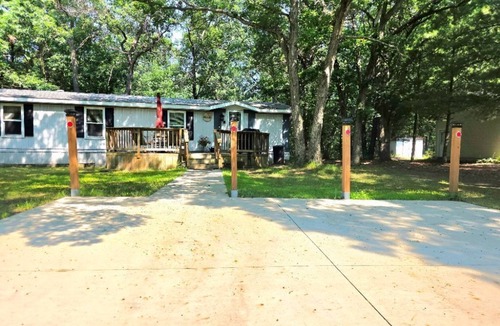 Lyndon Station Cabin | Arbor Lake Getaway 2, just minutes from Wisconsin Dells