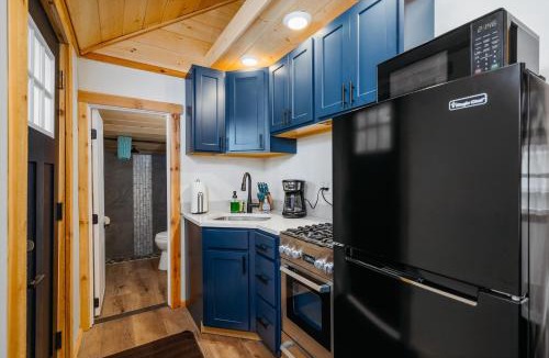 Mayfield House | Arbutus Lakeview-Fishing-Pet Friendly-Near TC!