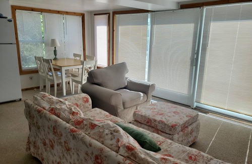 Arcadia Cottage | Arcadia BeachView Cottage- Lake Michigan is ready for you just across the lane!