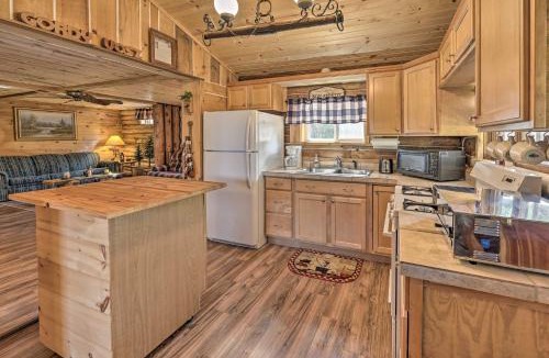 Friendship Apartment | Arkdale Studio Cabin w/On-Site ATV Trails!