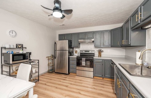 Williamstown House | Arkstone Retreat - 3 in 1! Only 4 min to the Ark!