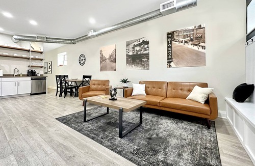Fond du Lac Condo | Art District Loft 14